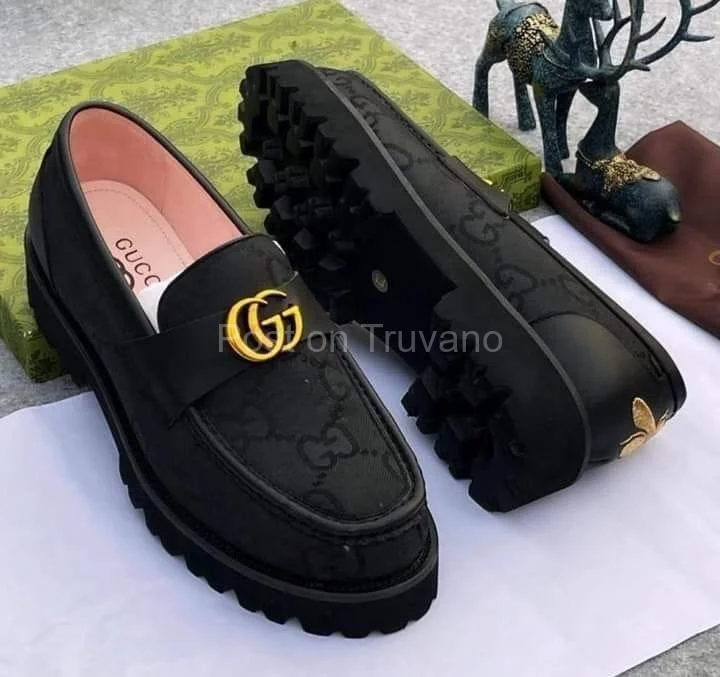 Gucci foot wear