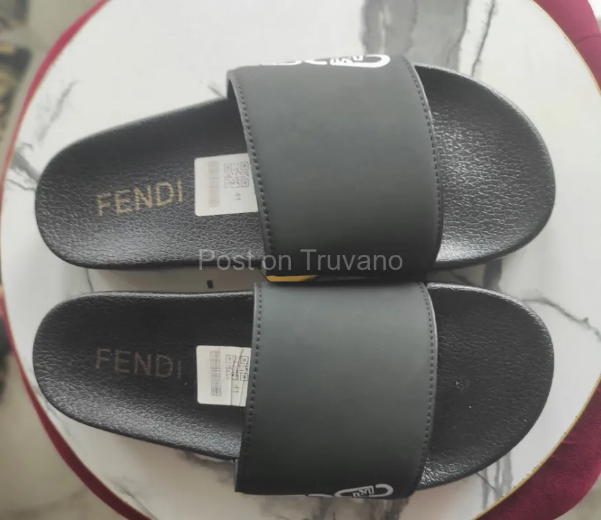 Unisex slides