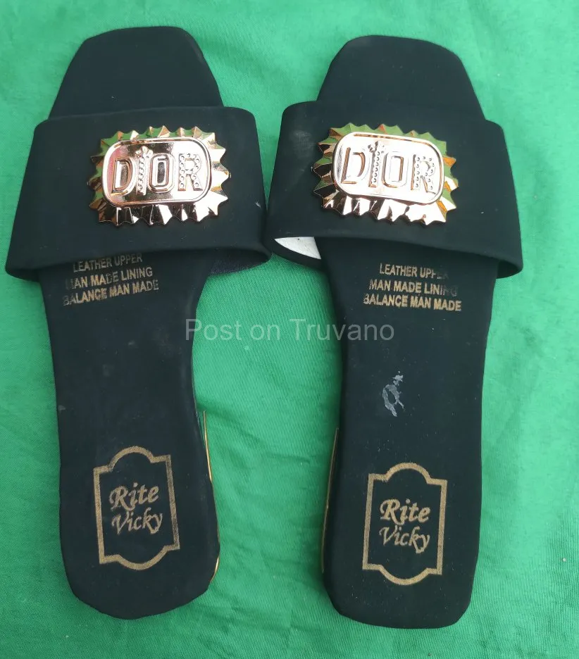 Black comfy Slippers
